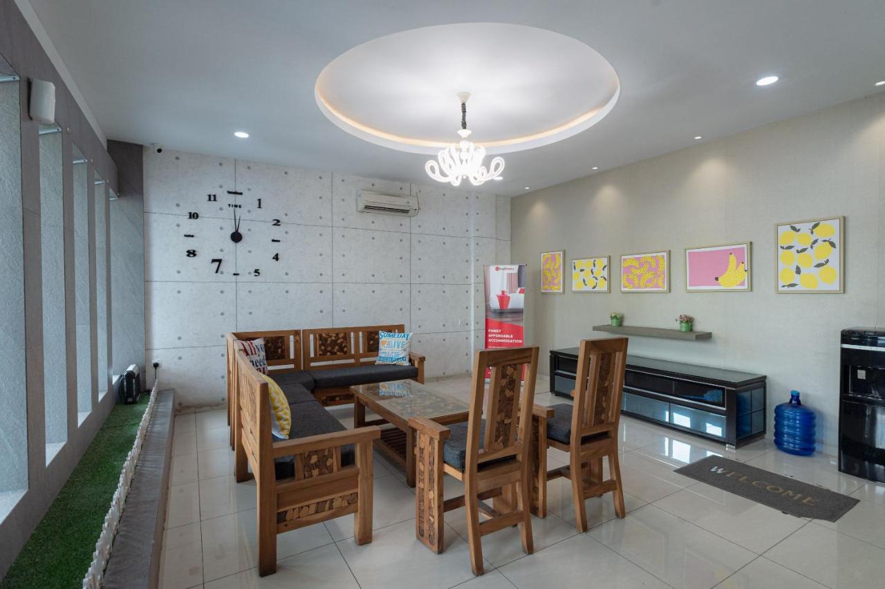 Отель Reddoorz At Nagoya Indah Batam Экстерьер фото